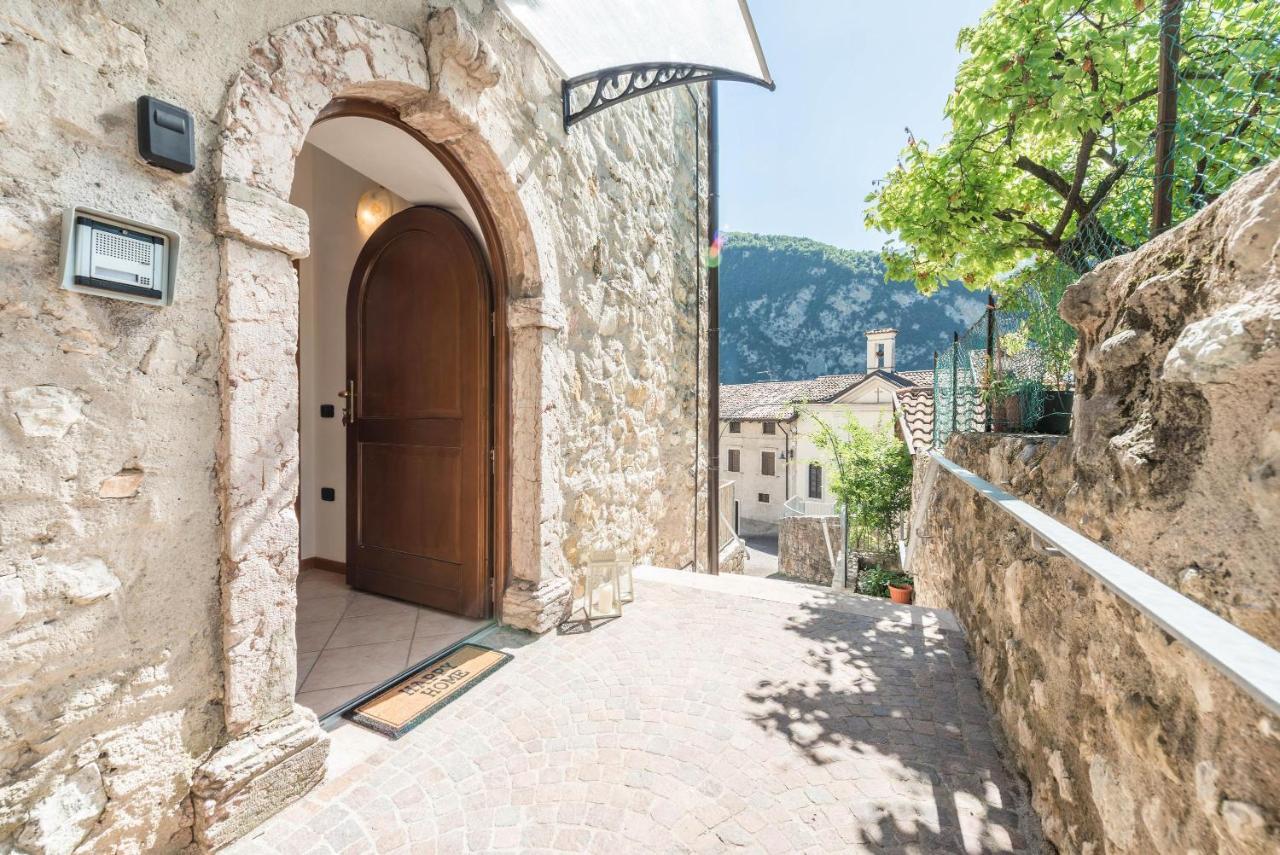 Appartamento Ania Vista Castello Tenno Eksteriør bilde